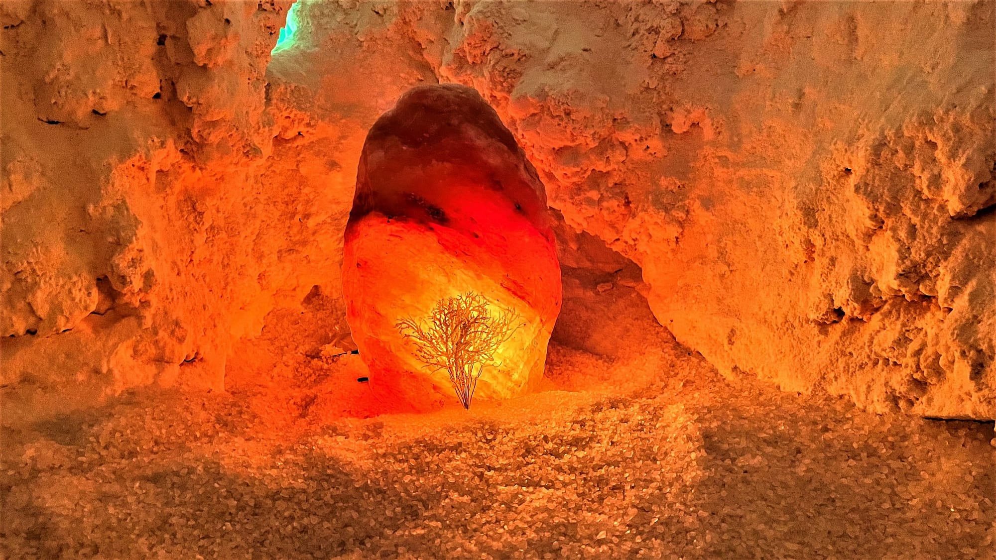 Соляная лампа в соляной пещере "Мистика Соли"
